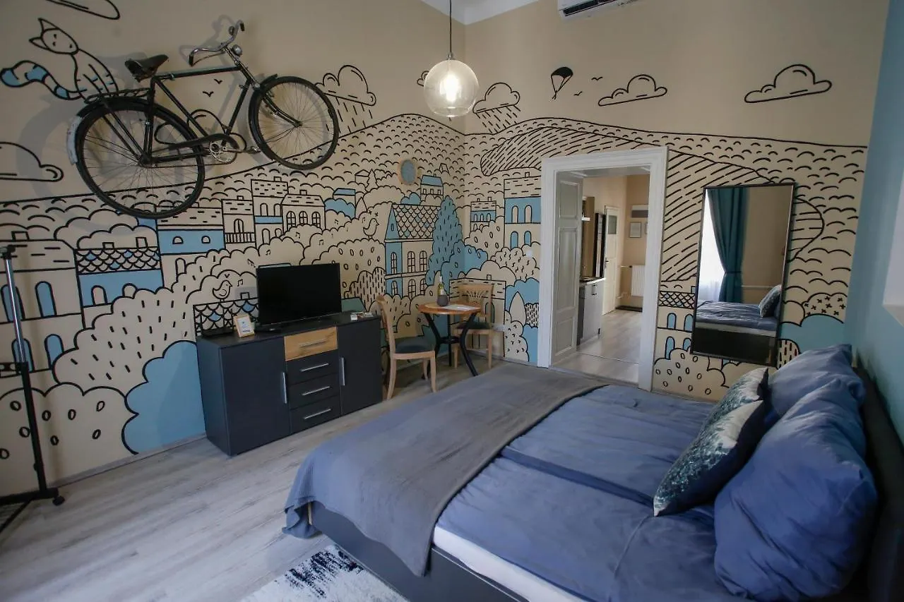 אגר Urania Apartmanhaz מלון דירות