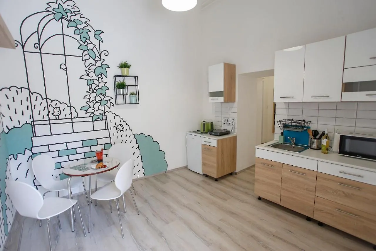 אגר Urania Apartmanhaz מלון דירות